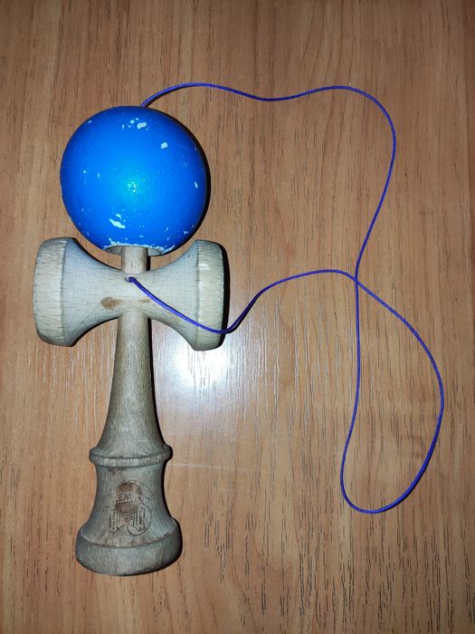 Професионална kendama