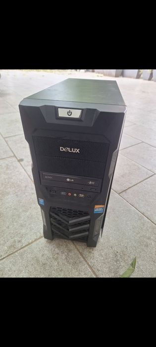 Computer i7 și monitor Phillips