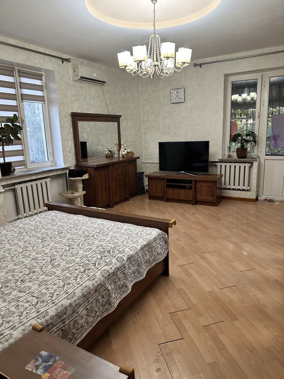 Продается 3х комнатная квартира Максим Горький.