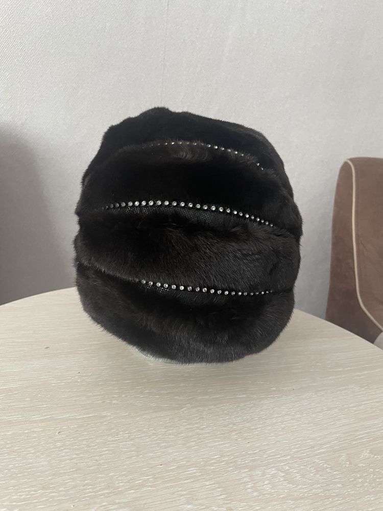 Продам шапку женскую  норковую 55-57 размер