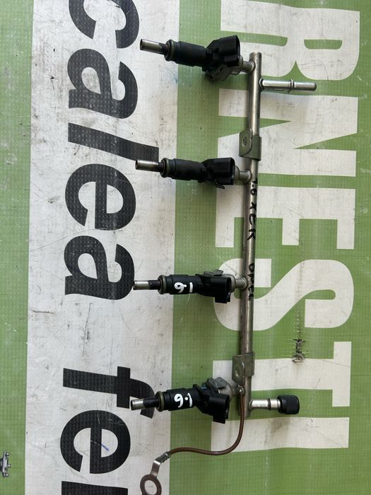 Rampă injectoare completă cu 4 injectoare Opel Astra J 1.6 benzină