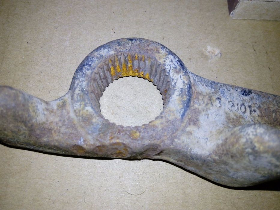 поворотный кулак на ВАЗ 2101-07