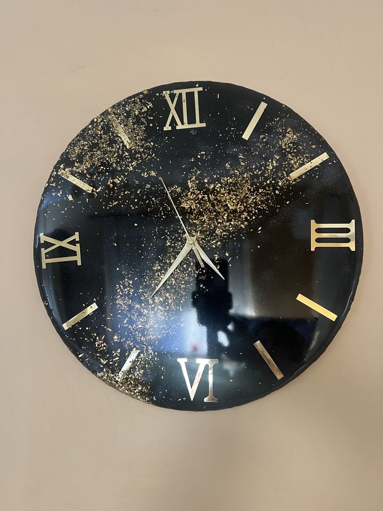 Стенен часовник от епоксидна смола 40 см диаметър