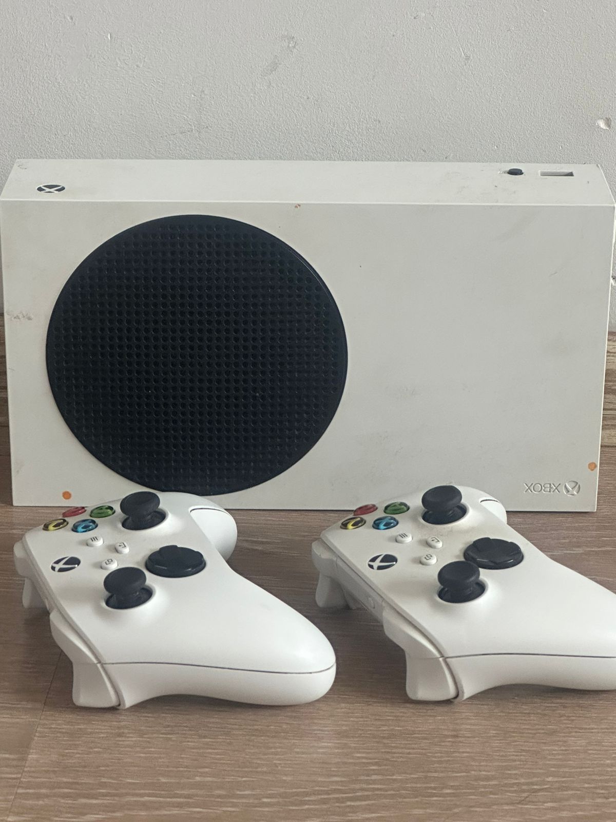 Xbox series S в идеальном состоянии