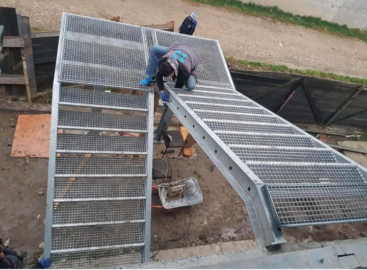 Executăm scări zincate orice dimensiune și orice model