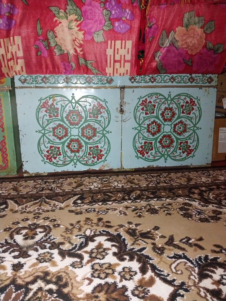 Сандықтар сатылады.