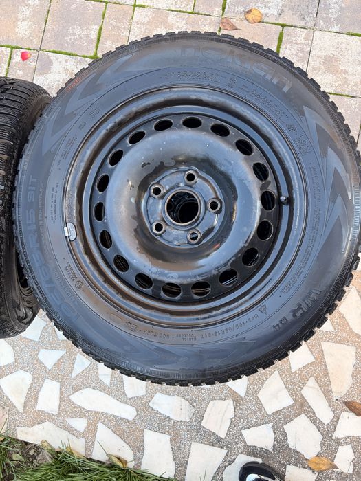 Anvelope iarna Nokian 195/65R15 WR D4 cu jante tabla