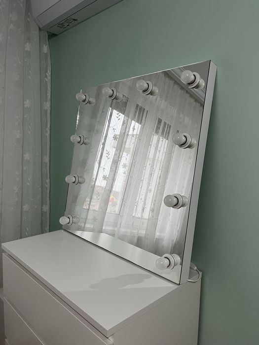 Oglinda makeup cu becuri led