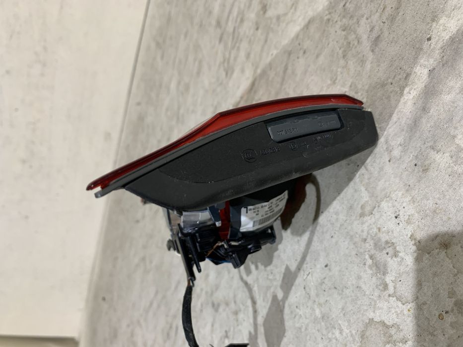 Stop stanga pe capota BMW Seria 4, F32, 2013, 2014, 2015, 2016, 2017, 2018, cod origine OE 63217296101