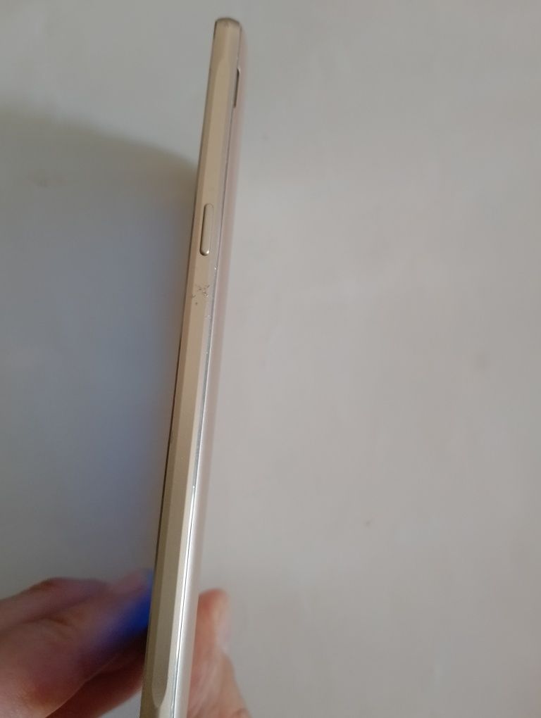 Продавам Samsung Galaxy J5 – само за 40 лв!

Телефонът е използван, но