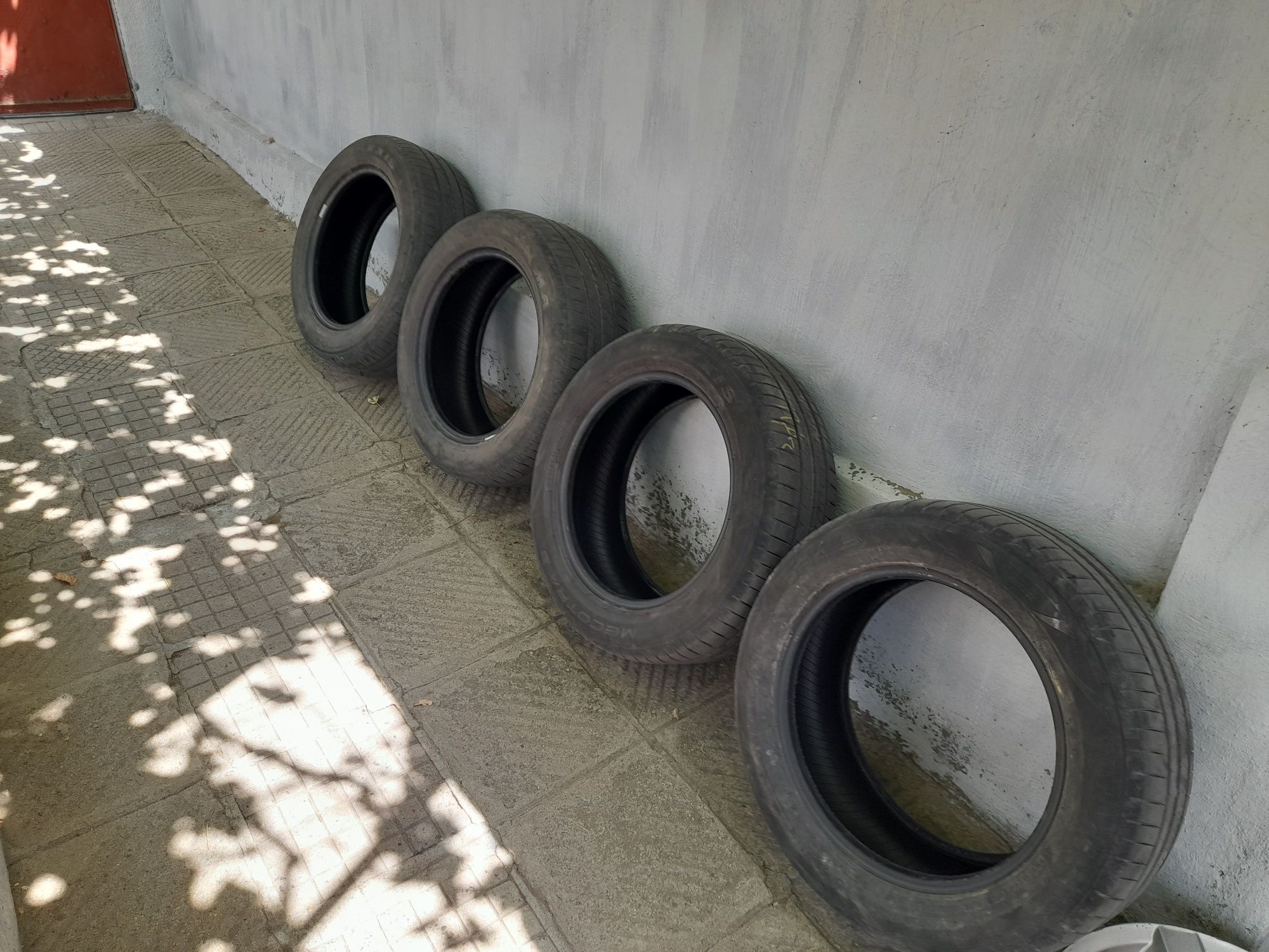 4 бр. 205 55 16, летни гуми Maxxis, цена комплект.