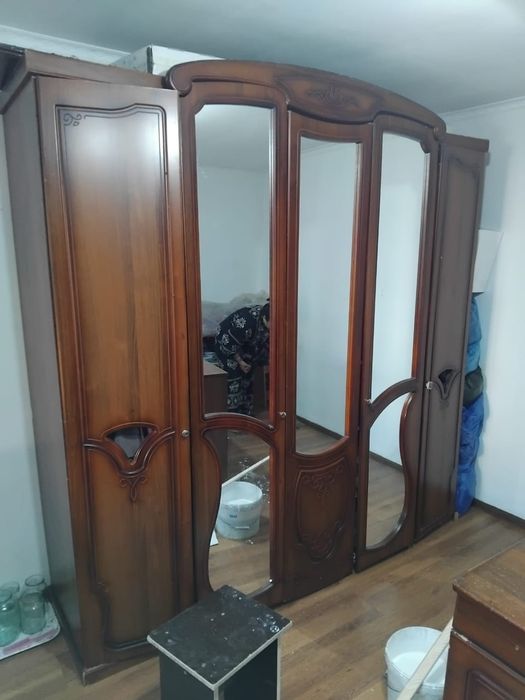 Шкаф на спальни .