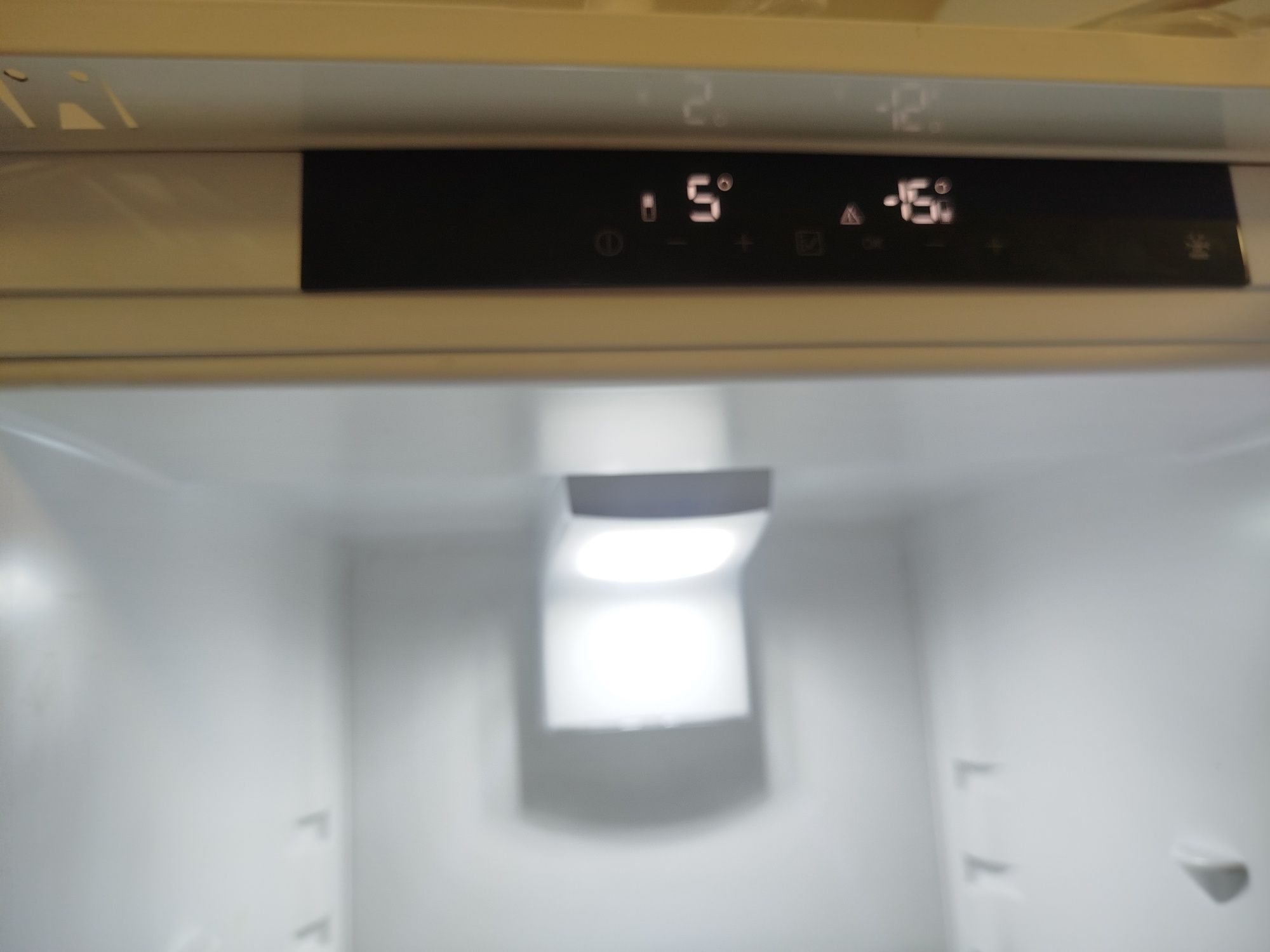 Хладилник за вграждане IKEA ELECTROLUX