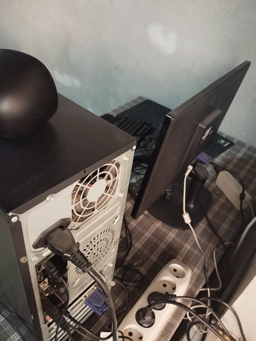 Yangi terilgan Kompyuter core i5 2400