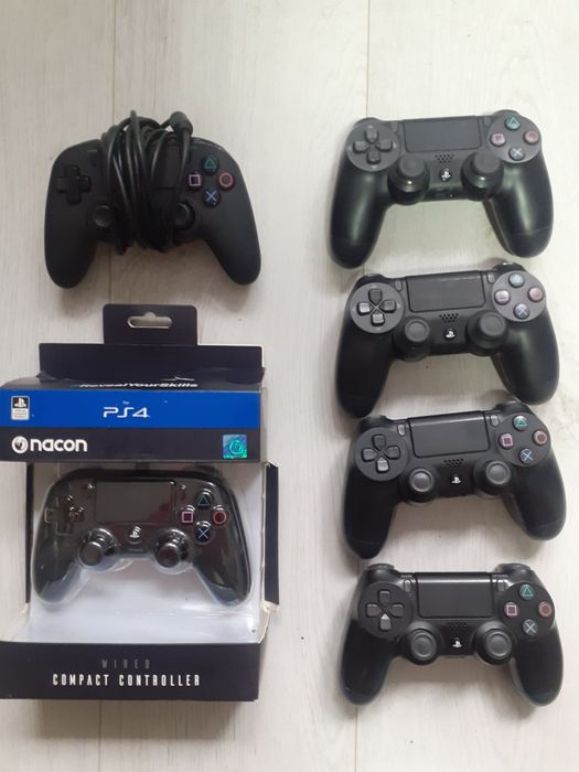Vând joc Ps3 manete