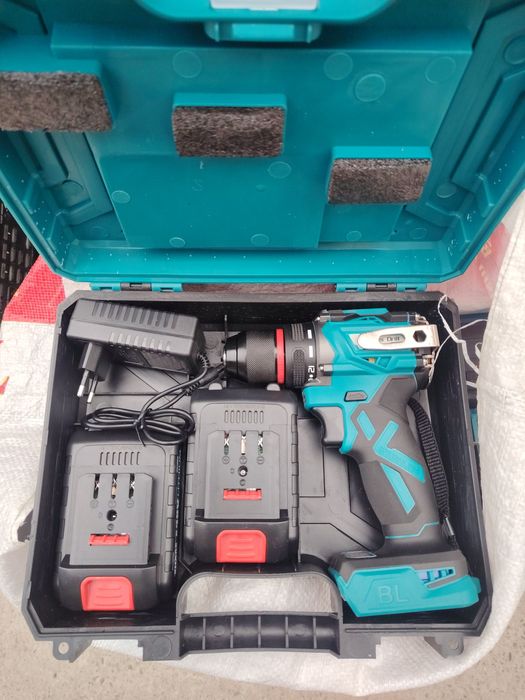 Шуруповерт безщеточный новый.