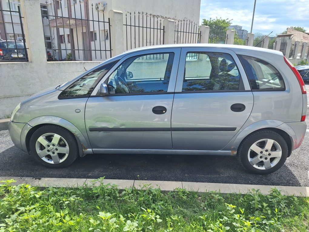 Vând Opel Meriva