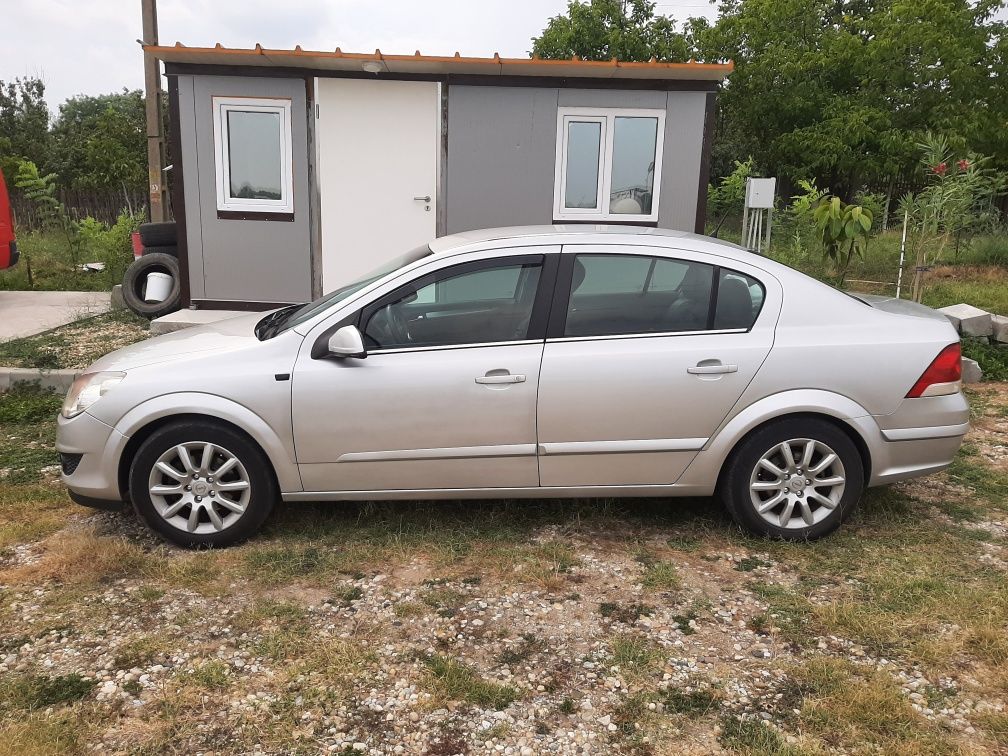 Vind VAUXHALL  ASTRA Berlina 1.6 Benzina cu GPL PIELE,PILOT,AC