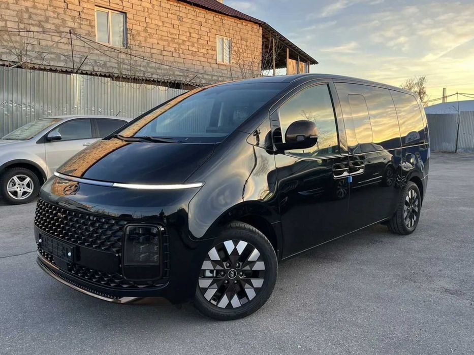Hyundai Staria: Ваше путешествие по Узбекистану Качество Безопасность