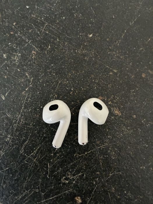 Оригинални Apple Airpods 3 gen magsafe с 10 месеца остатъчна гаранция