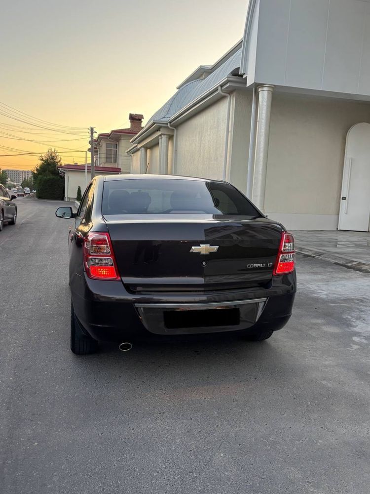 Cobalt chevrolet srochna sotiladi