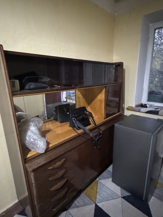 Два советских серванта со стеклами
