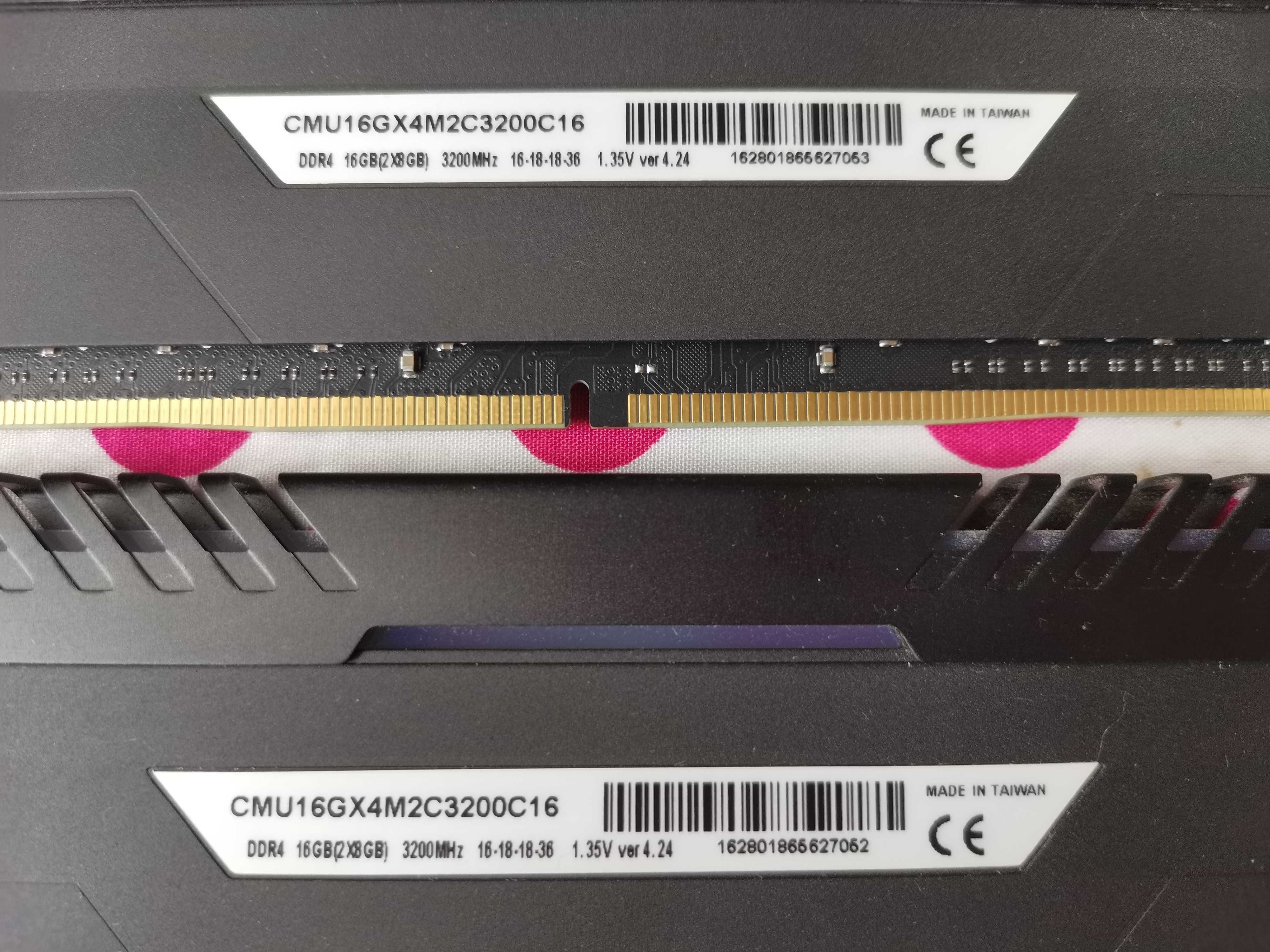 Memorie Corsair Vengeance Purple LED 16GB DDR4 2000MHz CL16.