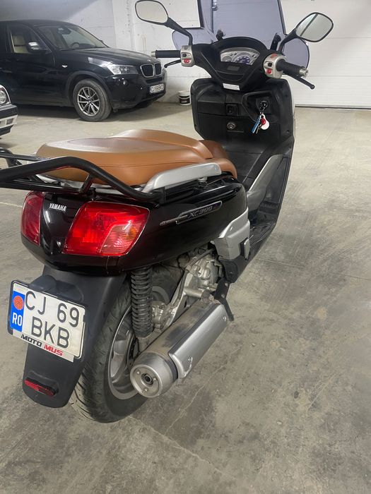 Scuter Motocicleta yamaha motor 300 cmc