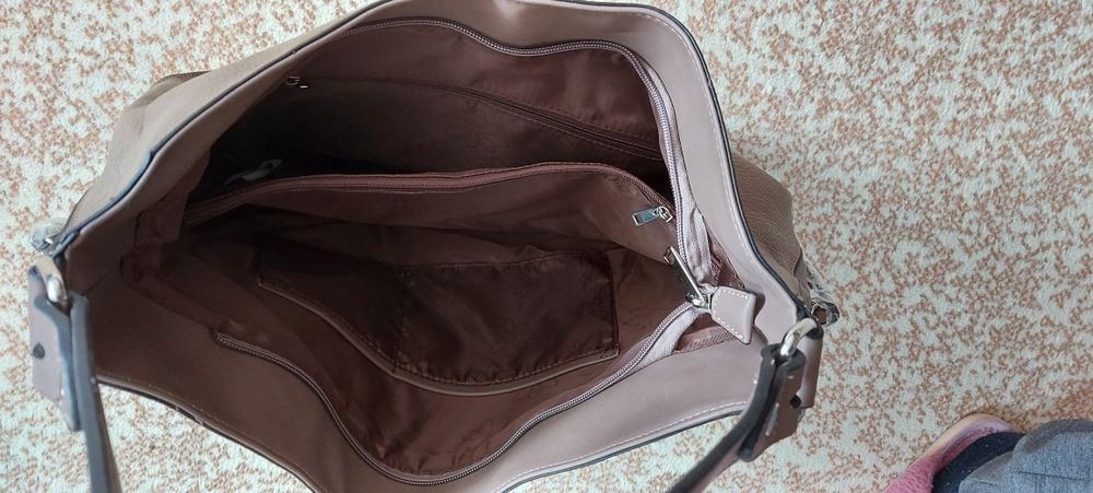 Нова дамска чанта тип торба