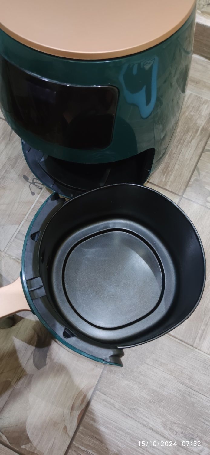 Продавам Air fryer