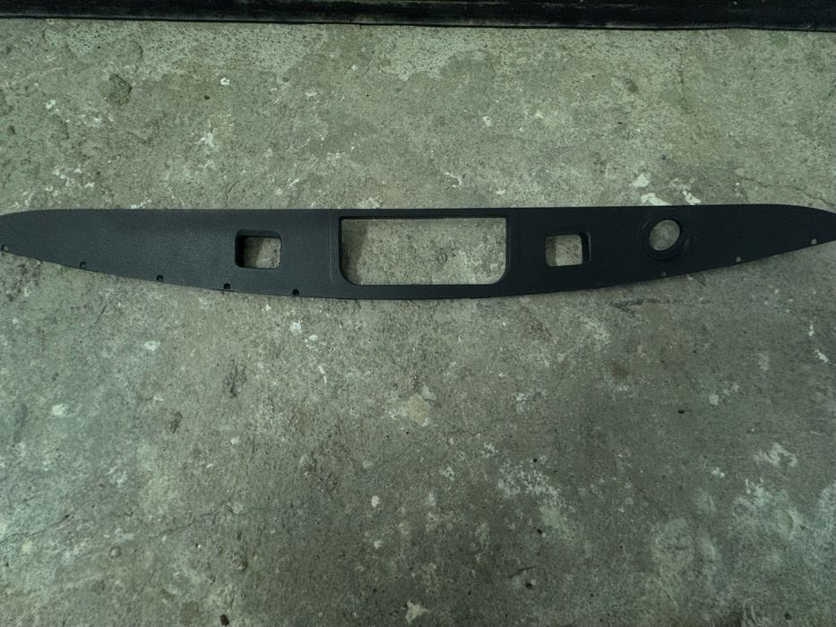 Ornament superiror pentru porbagaj electric mercede w213