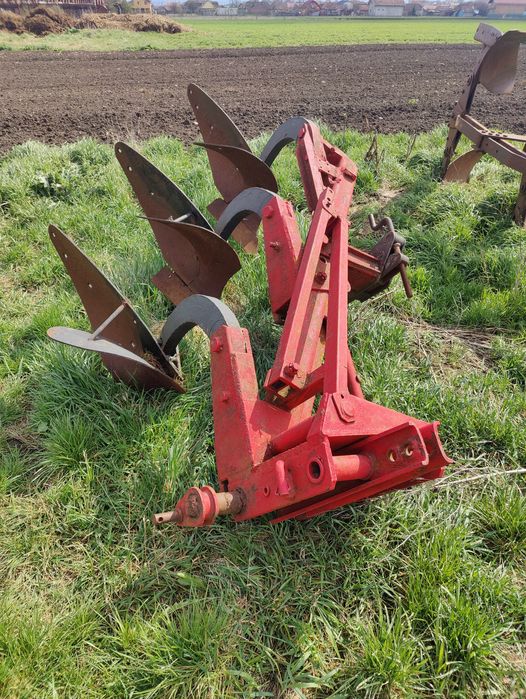 Remorca tocătoare freză tăvălugi plug