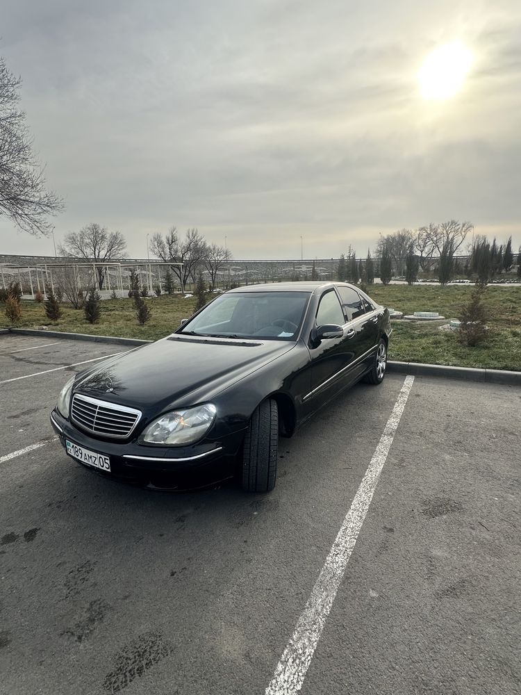 Автомобиль Mersedes S320