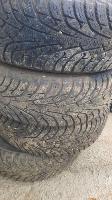 215/65/16 4 штук шип 99%