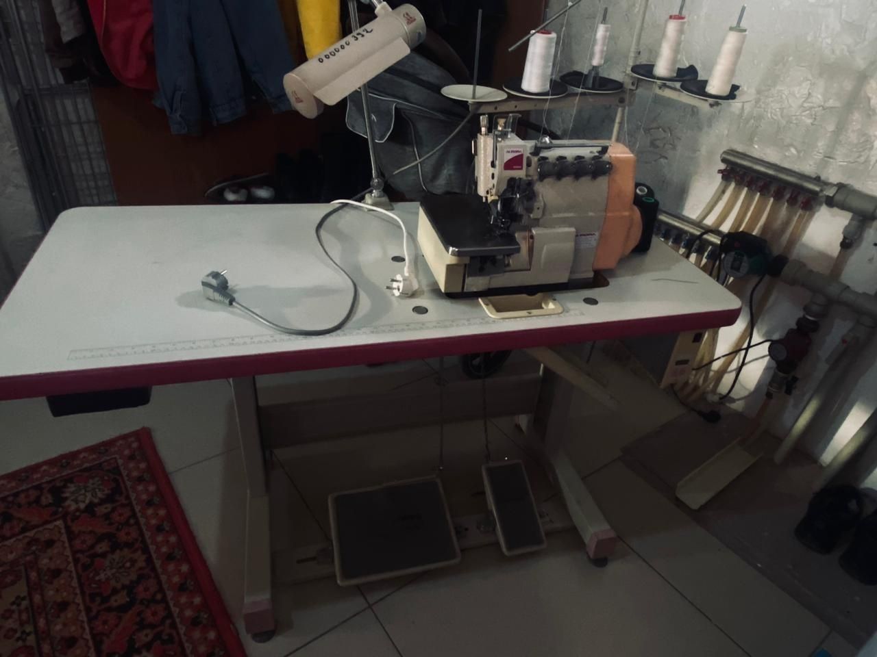 Швейная машина рабочий