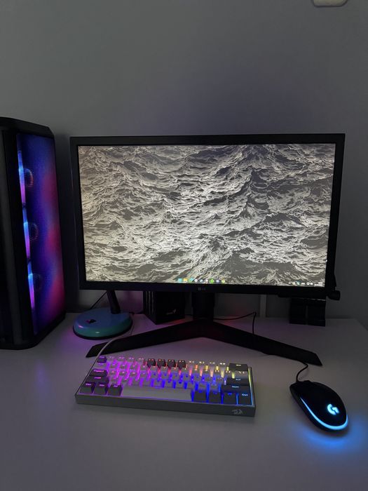 Vand setup complet de gaming PC-Monitor-Tastatura-Mouse