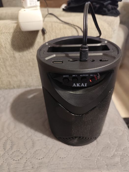 Boxa portabila Akai noua