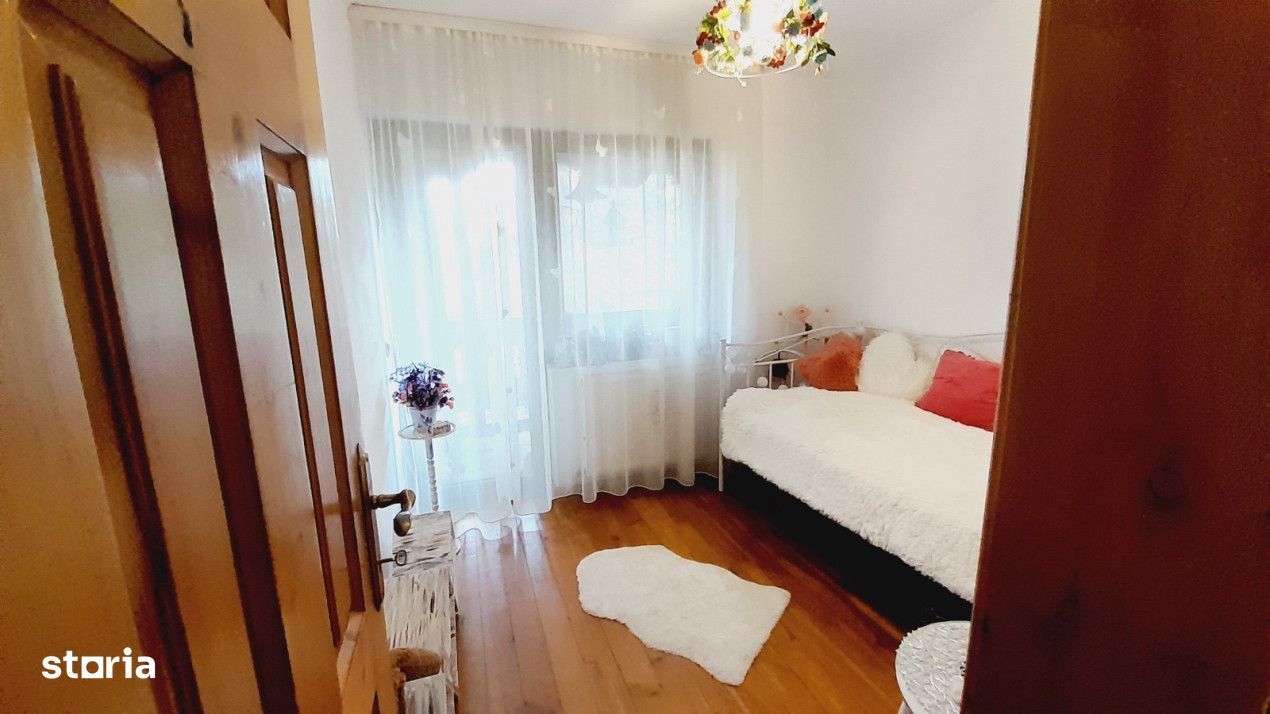 Casa 5 camere, D+P+M, ultracentral, zona deosebita, Campina, Prahova
