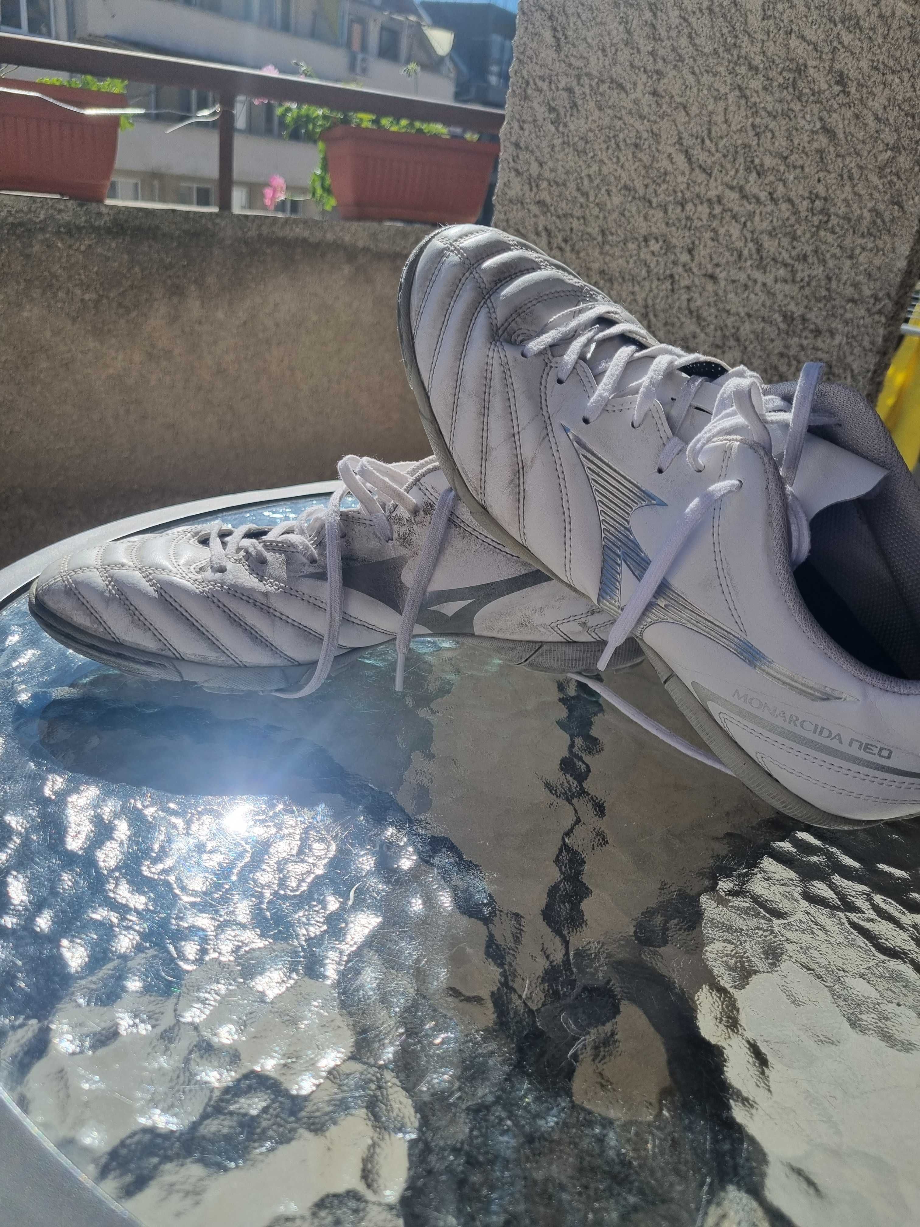 Футболни обувки Mizuno . Стоножки 42.5