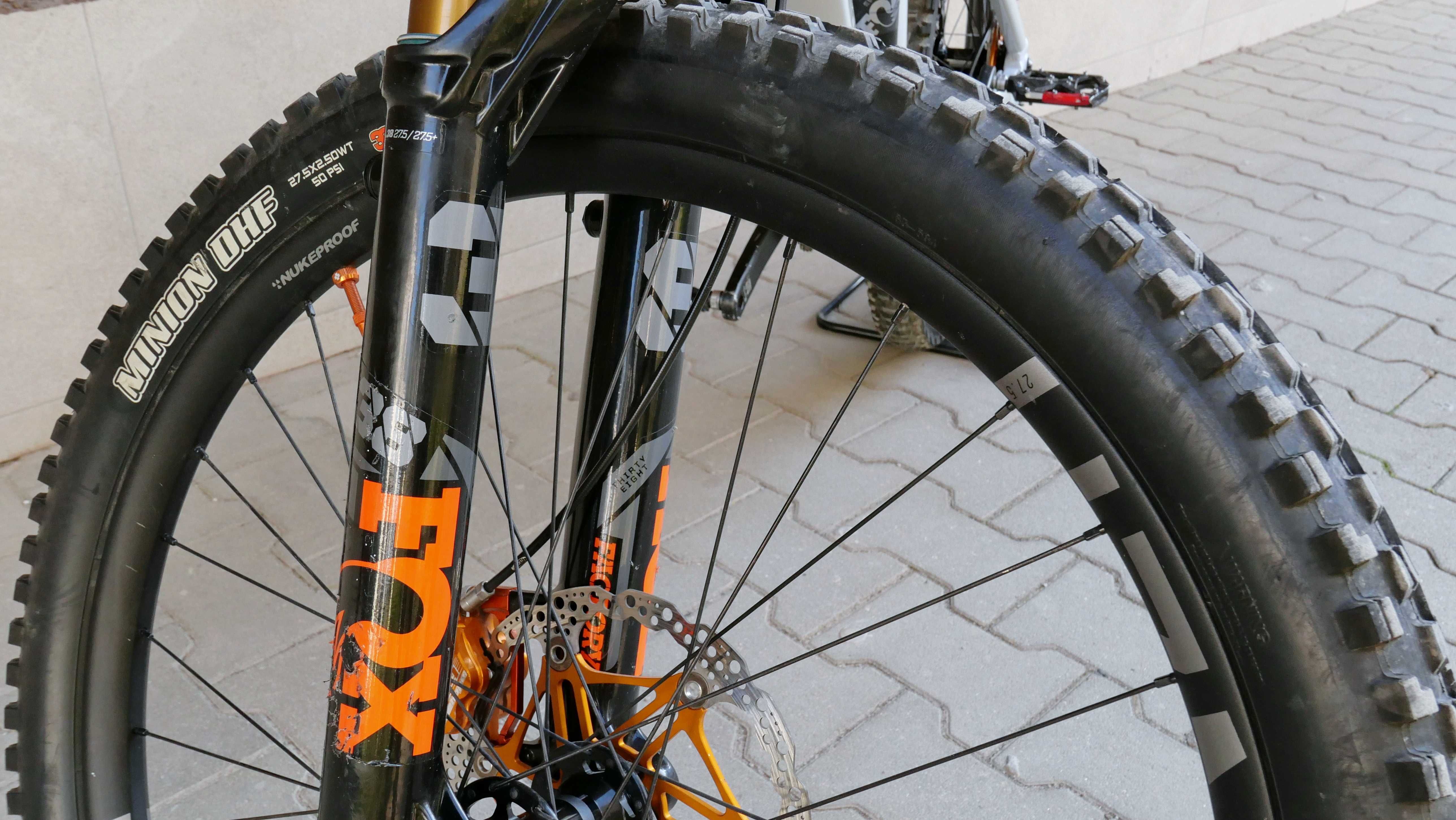 Vitus Sommet, 27.5 L, T700 карбон, FOX 38 Factroy, 170 ход, 1x 12 XTR