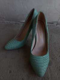 Продам женские туфли, босоножки, 38,,39 размер б/у