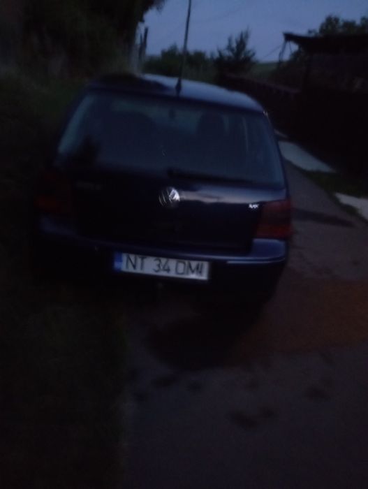 Vând golf 4 motor de 1,6 benzinar