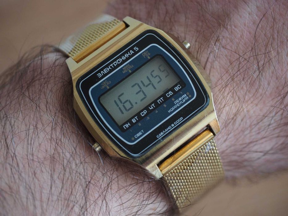 Ceas de mână sovietic Elektronika 5, brățară nouă, auriu, URSS