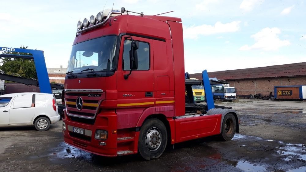 Dezmembrez Mercedes Actros 18.44