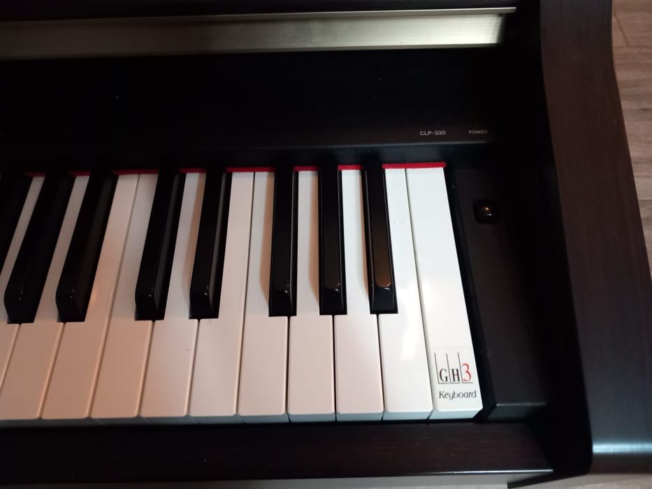 Pian digital Yamaha Clavinova CLP-330
