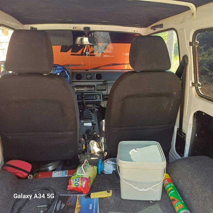 Продава се Suzuki Santana, всичко е изрядно.