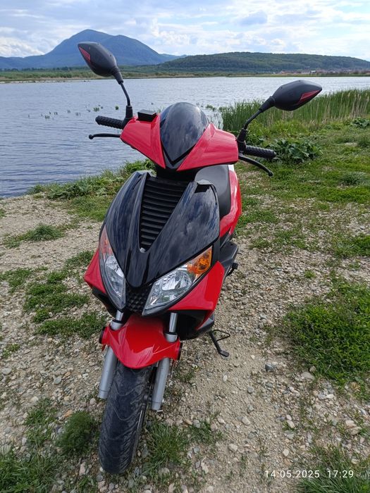 Scuter Pegasus în stare perfectă