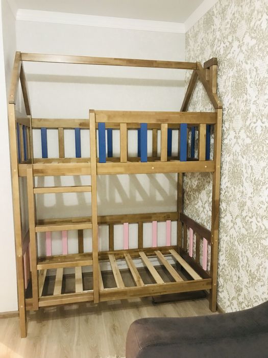 Двухъярусная кровать