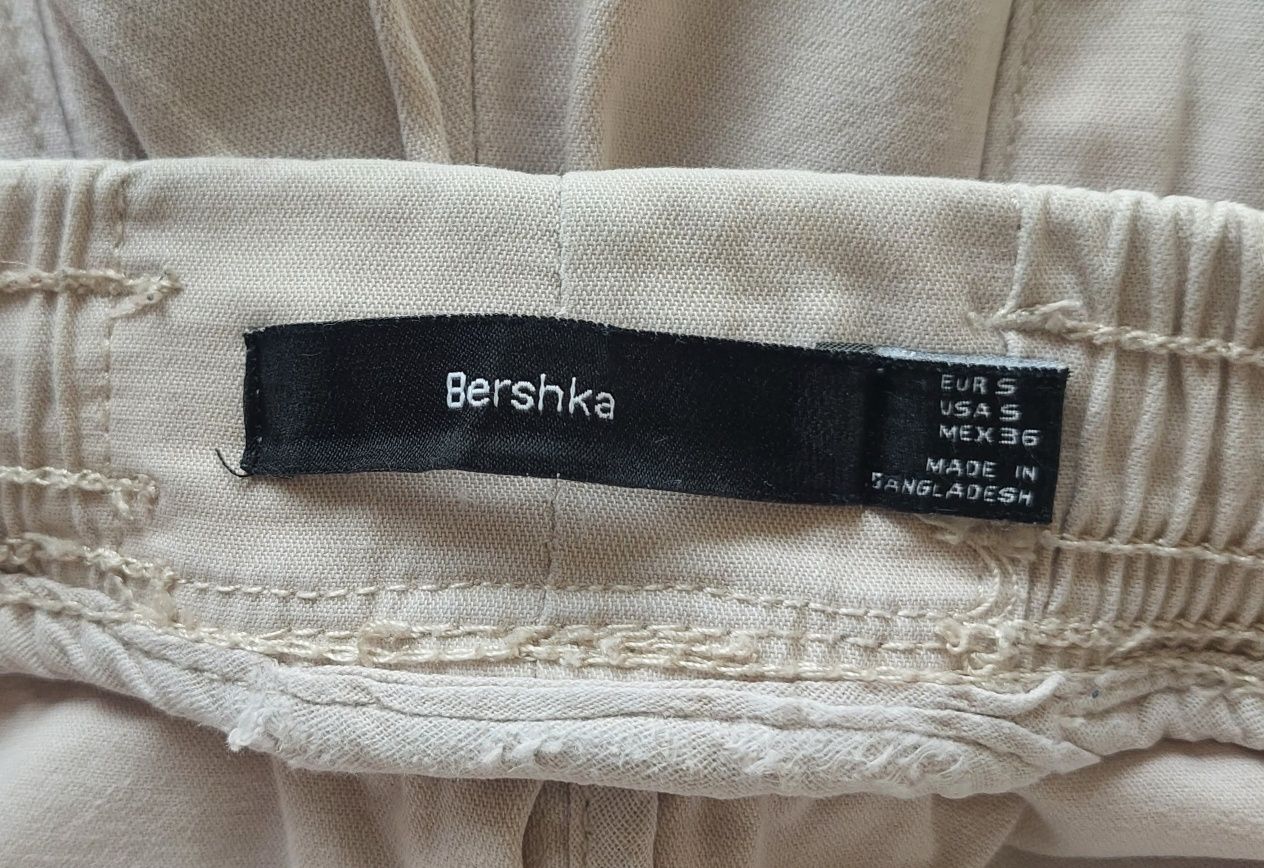 Панталони карго Bershka