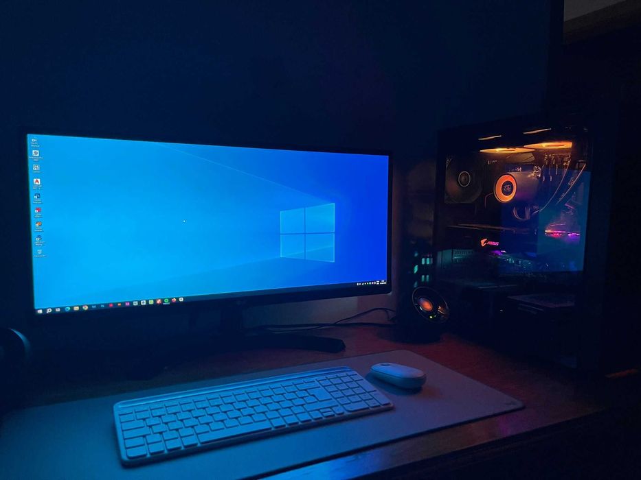 Vand sistem complet pentru editare video, proiectare 3D si randare